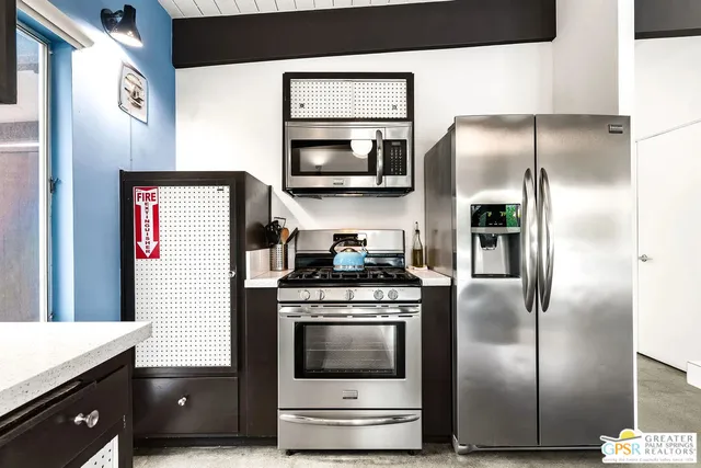 $5,500 | 400 East Glen Circle South, Palm Springs, CA 92262