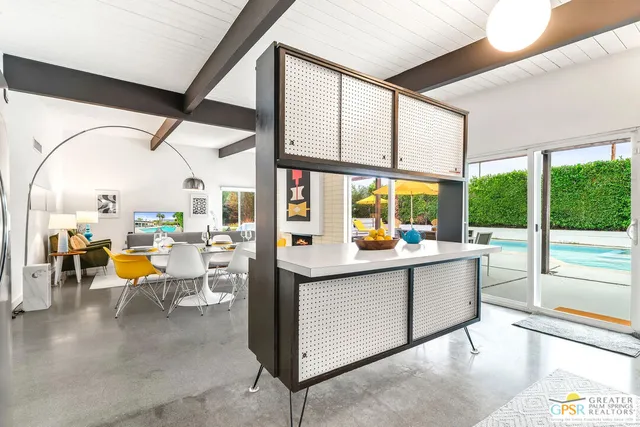 $5,500 | 400 East Glen Circle South, Palm Springs, CA 92262