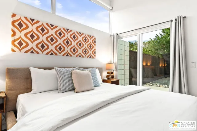 $5,500 | 400 East Glen Circle South, Palm Springs, CA 92262