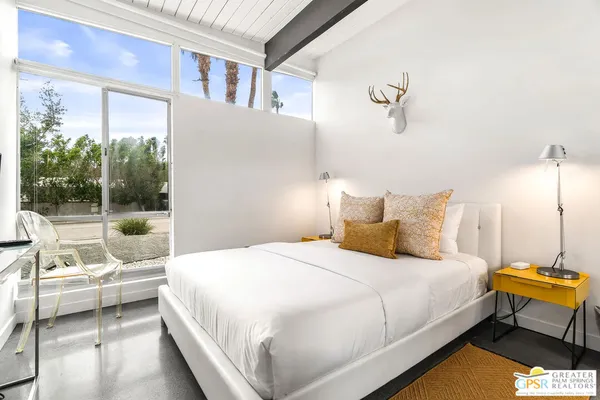 $4,950 | 400 East Glen Circle South, Palm Springs, CA 92262