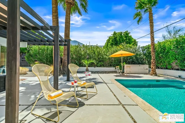 $5,500 | 400 East Glen Circle South, Palm Springs, CA 92262