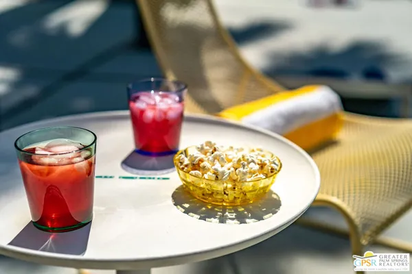 $4,950 | 400 East Glen Circle South, Palm Springs, CA 92262