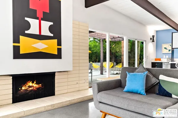 $4,950 | 400 East Glen Circle South, Palm Springs, CA 92262