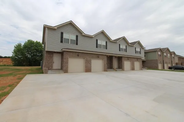 $1,295 | 1724 Manning Drive, Unit 2, Clarksville, TN 37042