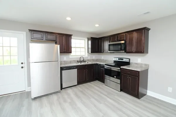 $1,295 | 1724 Manning Drive, Unit 2, Clarksville, TN 37042