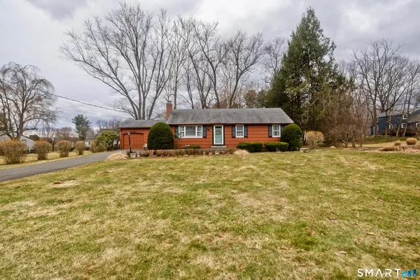 $399,900 | 25 Nutmeg Road, East Granby, CT 06026