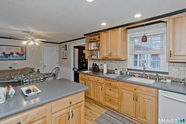 $399,900 | 25 Nutmeg Road, East Granby, CT 06026