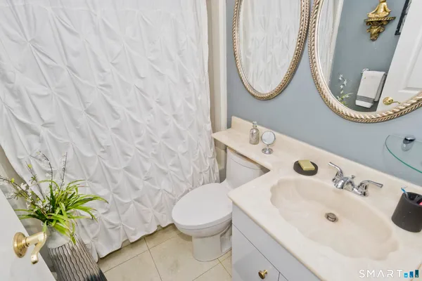 $399,900 | 25 Nutmeg Road, East Granby, CT 06026