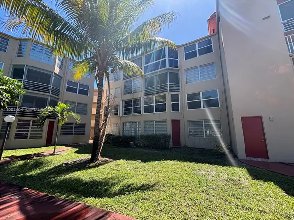 $1,800 | 1501 Northeast 191st Street, Unit C211, Miami, FL 33179