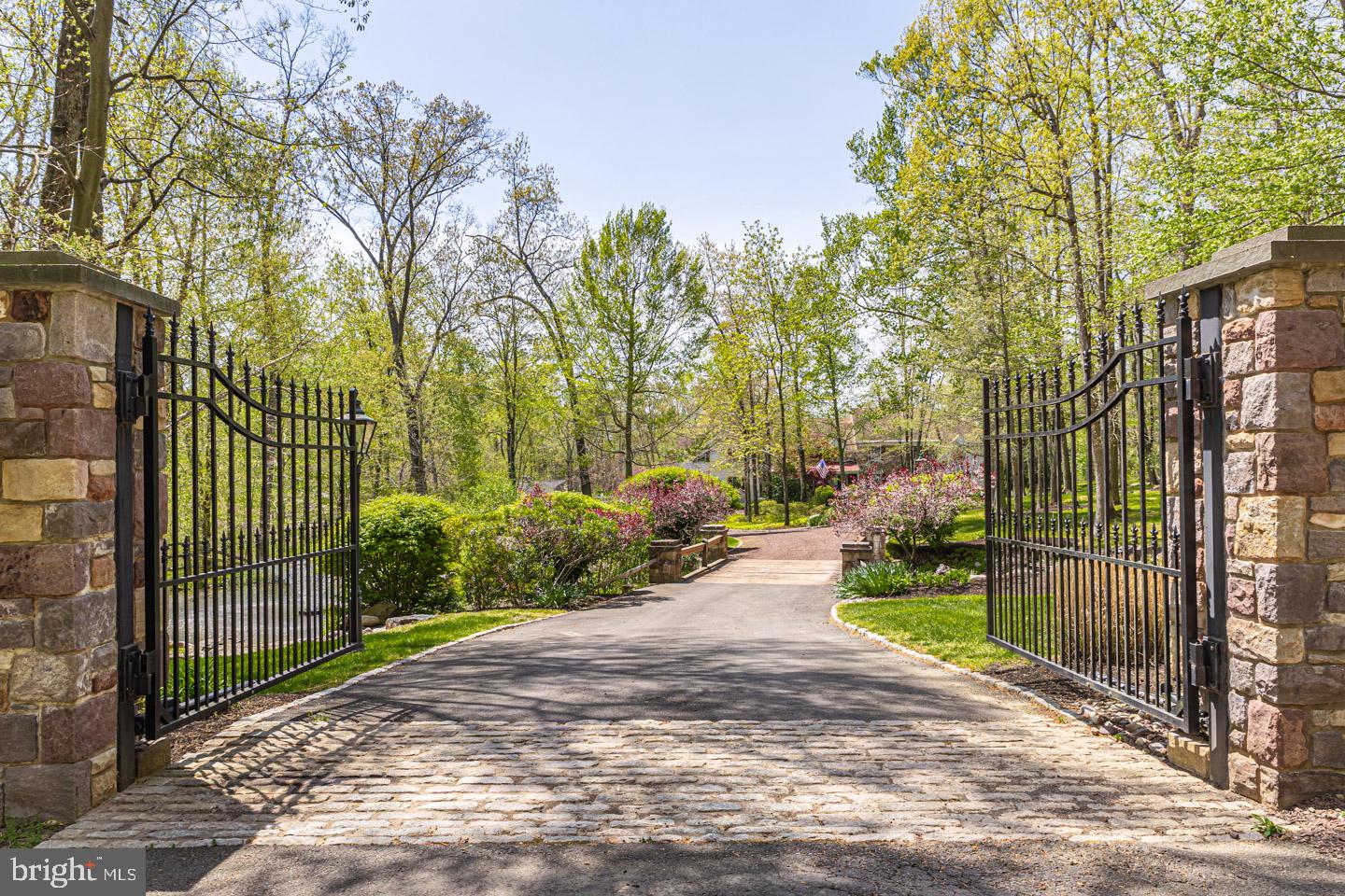 227 Thompson Mill Road Newtown, PA 18940 - Photo 3 of 73