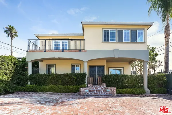$7,995 | 252 Hampton Drive, Unit E, Venice, CA 90291