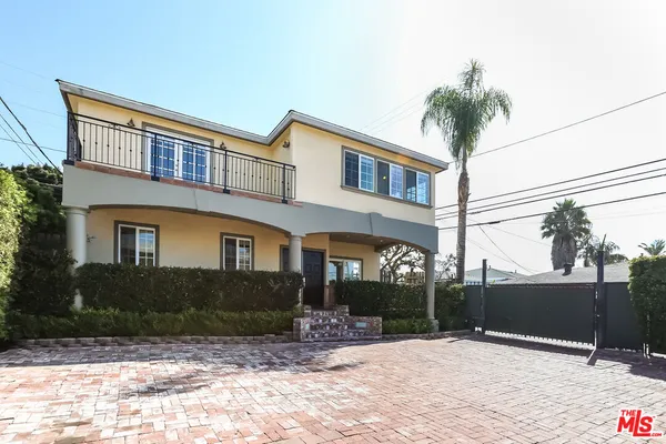$7,995 | 252 Hampton Drive, Unit E, Venice, CA 90291