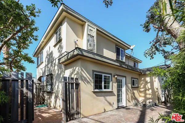 $7,995 | 252 Hampton Drive, Unit E, Venice, CA 90291