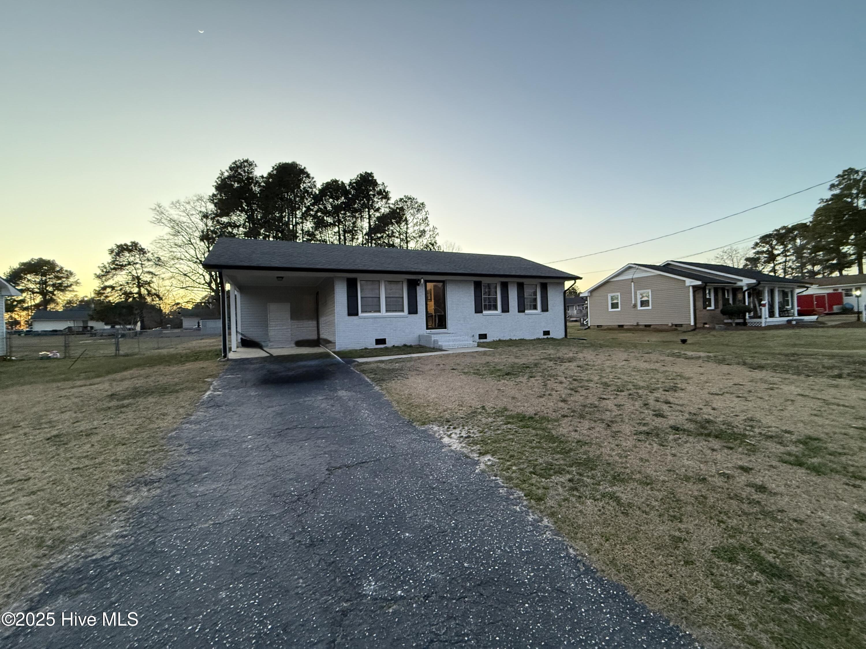 109 Pine Street Dunn, NC 28334 - Photo 6 of 21 IMG_2868 2