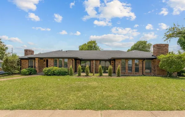 $2,300 | 306 Bardfield Avenue, Garland, TX 75041