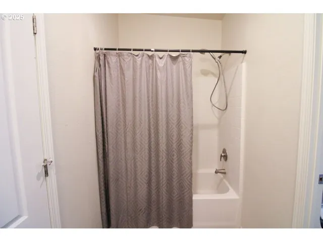 a view of a window in an empty room