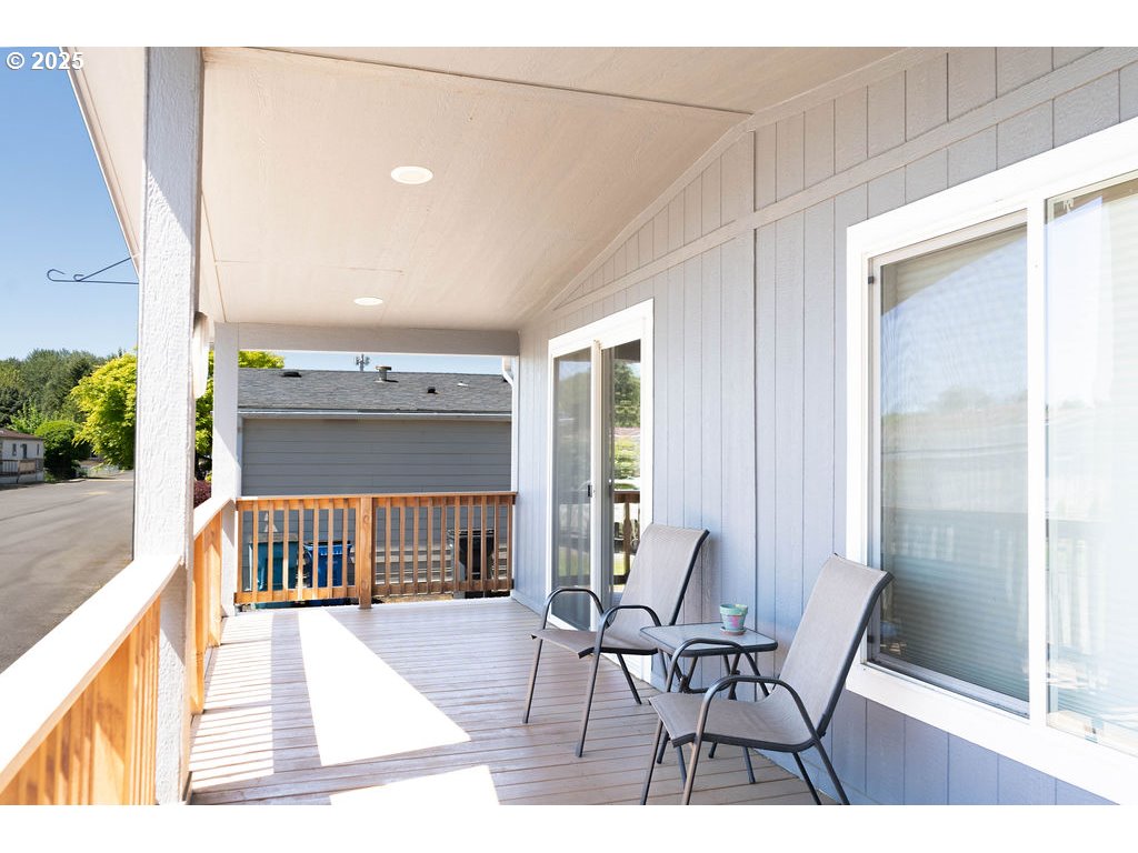 300 Southwest 7th Avenue, Unit 102 Battle Ground, WA 98604 - Photo 19 of 24 Laundry