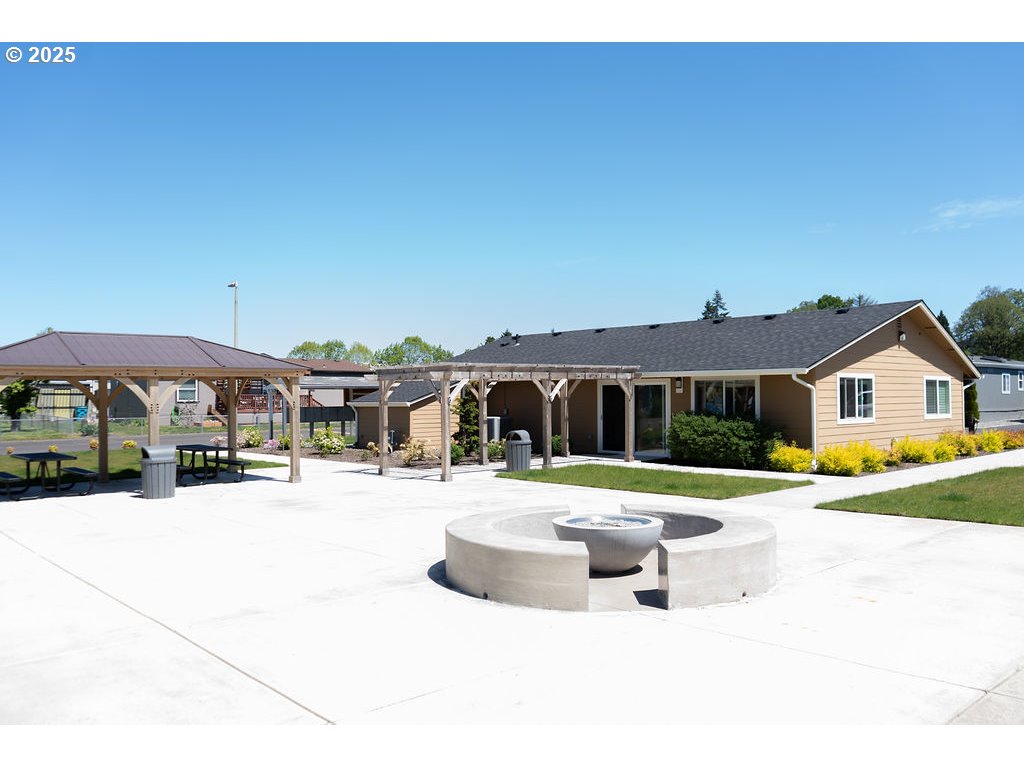 300 Southwest 7th Avenue, Unit 102 Battle Ground, WA 98604 - Photo 21 of 24 Yard