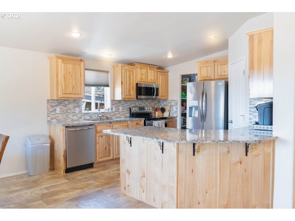 300 Southwest 7th Avenue, Unit 102 Battle Ground, WA 98604 - Photo 8 of 24 Living Room