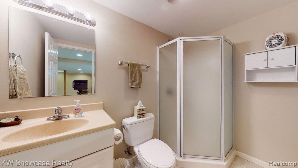 917 Rambling Drive Rochester Hills, MI 48307 - Photo 34 of 47