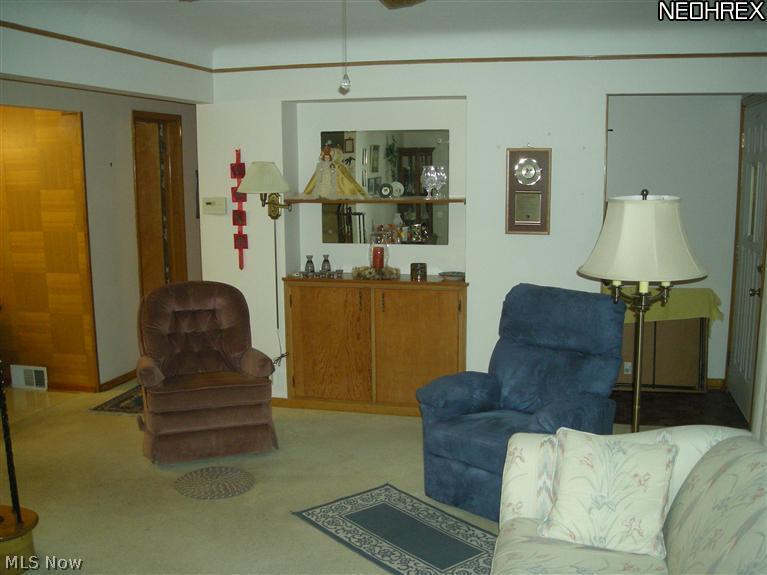 30039 Warren Road Wickliffe, OH 44092 - Photo 4 of 19 Gallery Image 4