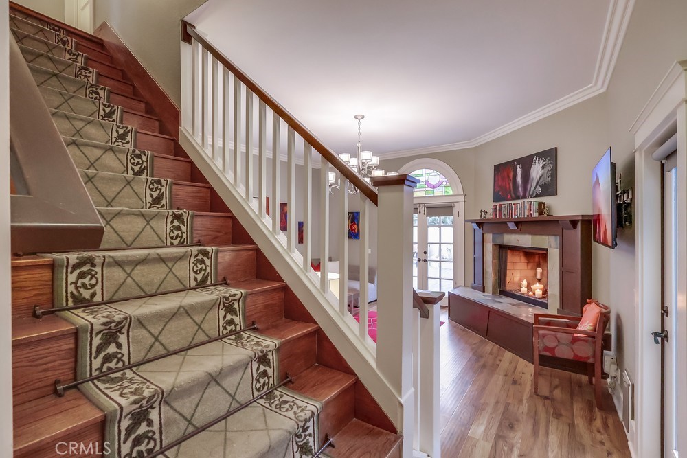 624 Termino Avenue Long Beach, CA 90814 - Photo 18 of 46 Stairs leading to the primary suite