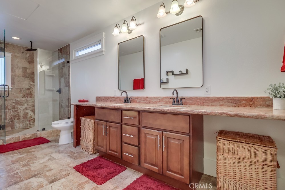 624 Termino Avenue Long Beach, CA 90814 - Photo 23 of 46 Primary bathroom