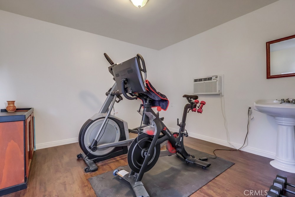 624 Termino Avenue Long Beach, CA 90814 - Photo 41 of 46 Carriage house converted to bonus space