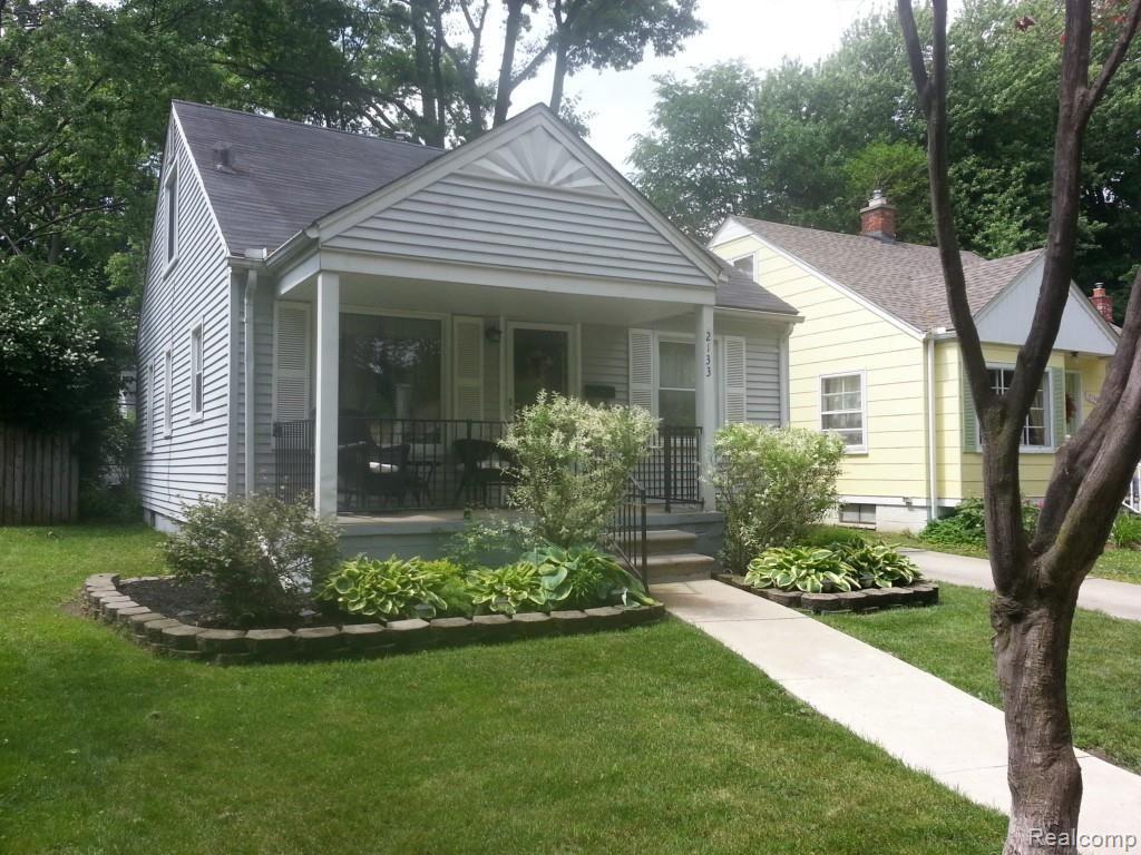 2133 Roslyn Road Grosse Pointe, MI 48236 - Photo 2 of 17 2014-06-12 11.43
