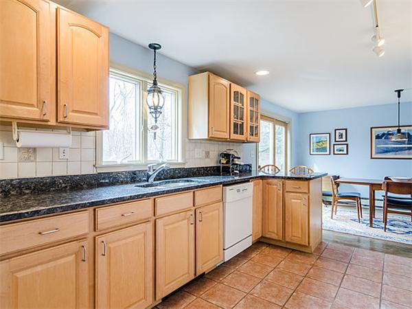 31 Hiram Road Framingham, MA 01701 - Photo 5 of 21 Gallery Image 5