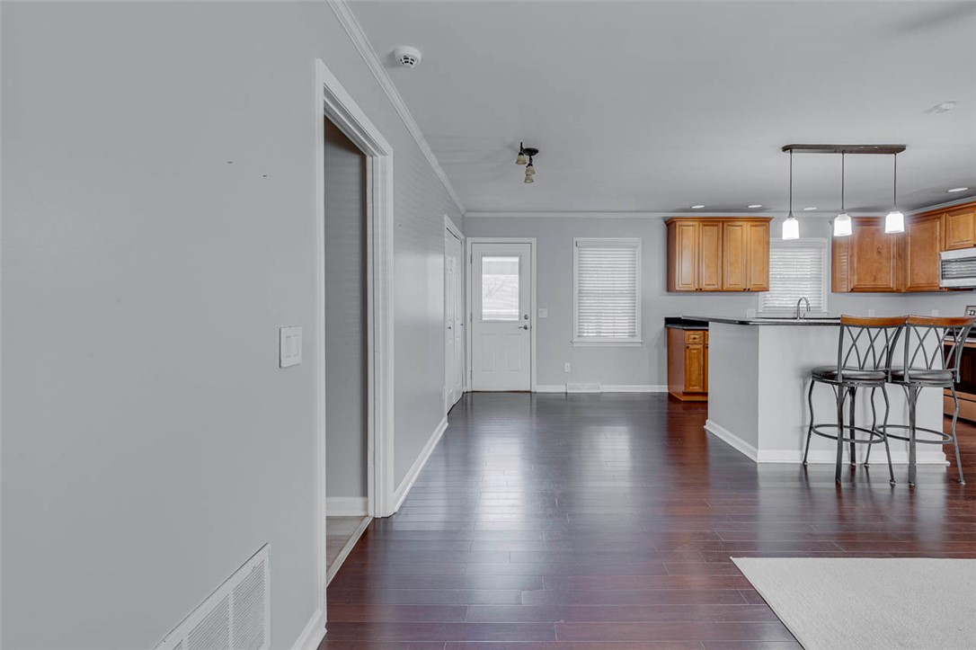 216 Hickory Drive Easley, SC 29642 - Photo 8 of 38