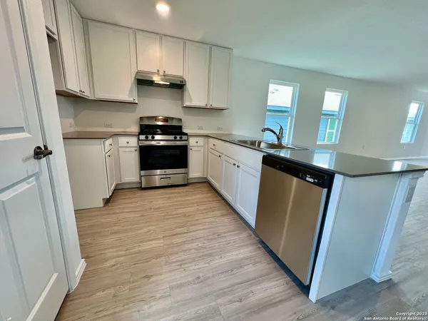 $1,595 | 10542 Nye Pass, San Antonio, TX 78224