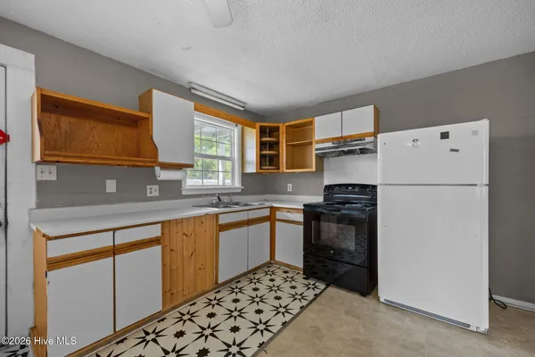 $395,000 | 2501 Avery Street, Morehead City, NC 28557