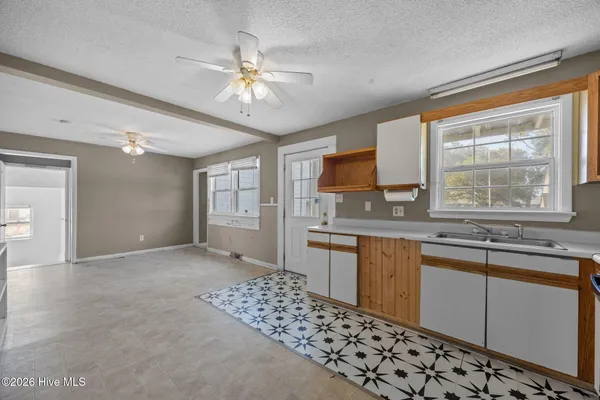 $395,000 | 2501 Avery Street, Morehead City, NC 28557