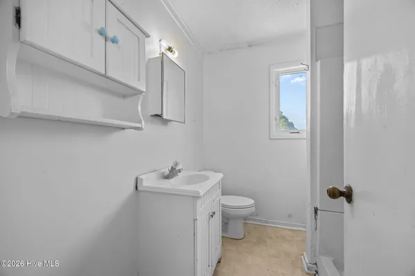 $395,000 | 2501 Avery Street, Morehead City, NC 28557