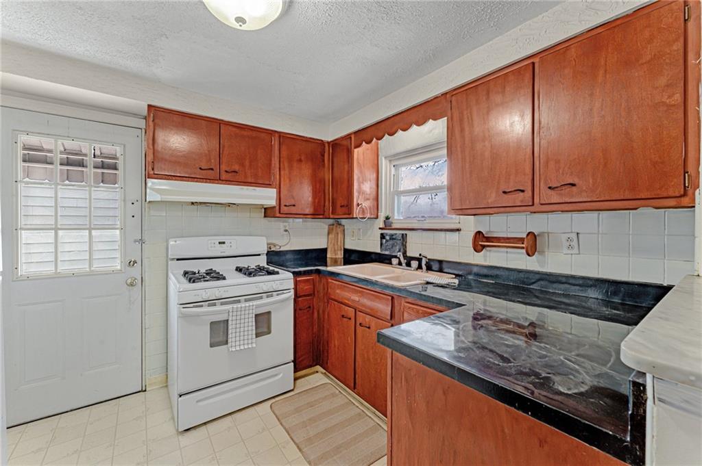 714 Springfield Street Pittsburgh, PA 15220 - Photo 8 of 23 Gallery Image 8