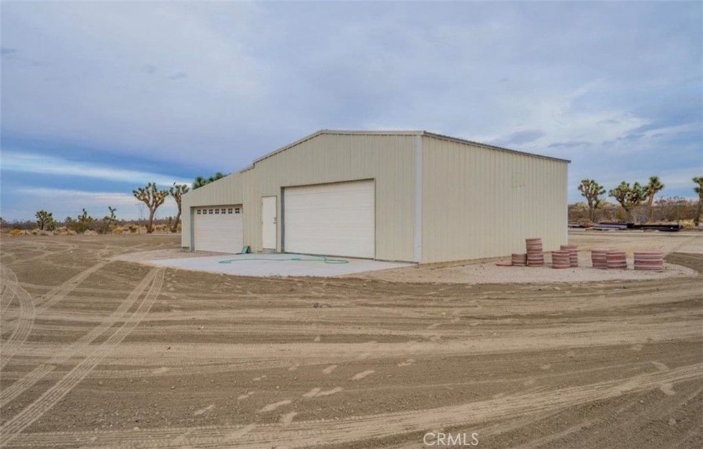 13221 Arena Road Pinon Hills, CA 92372 - Photo 19 of 19 a view of a terrace view