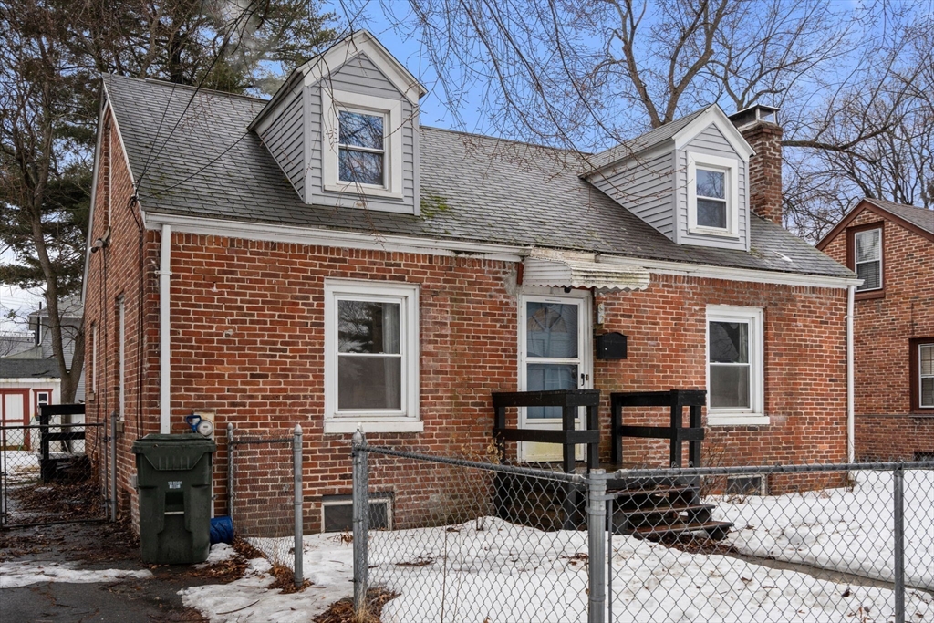 52 Merrimac Avenue Springfield, MA 01104 - Photo 1 of 29 Gallery Image 1