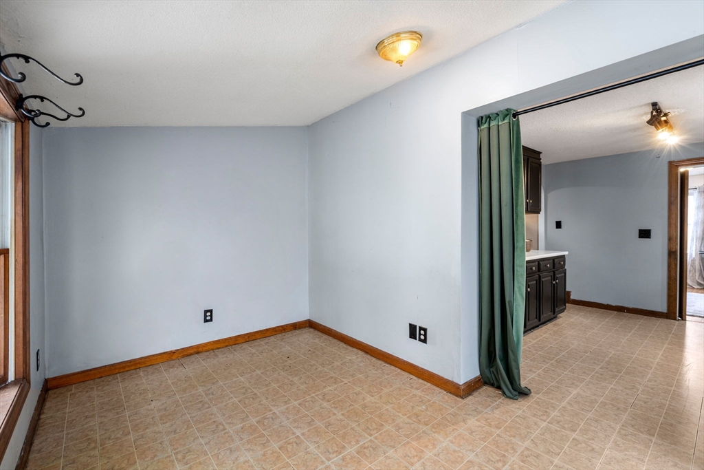 52 Merrimac Avenue Springfield, MA 01104 - Photo 12 of 29 Gallery Image 12
