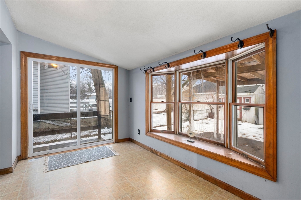 52 Merrimac Avenue Springfield, MA 01104 - Photo 13 of 29 Gallery Image 13