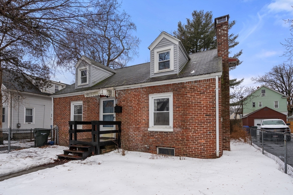 52 Merrimac Avenue Springfield, MA 01104 - Photo 2 of 29 Gallery Image 2