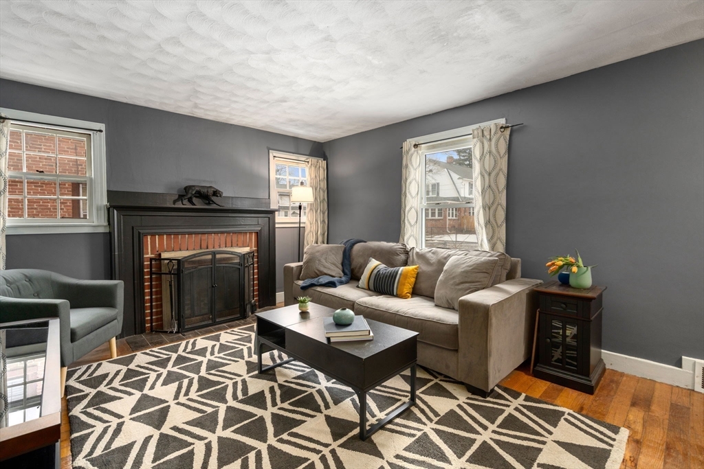 52 Merrimac Avenue Springfield, MA 01104 - Photo 3 of 29 Gallery Image 3
