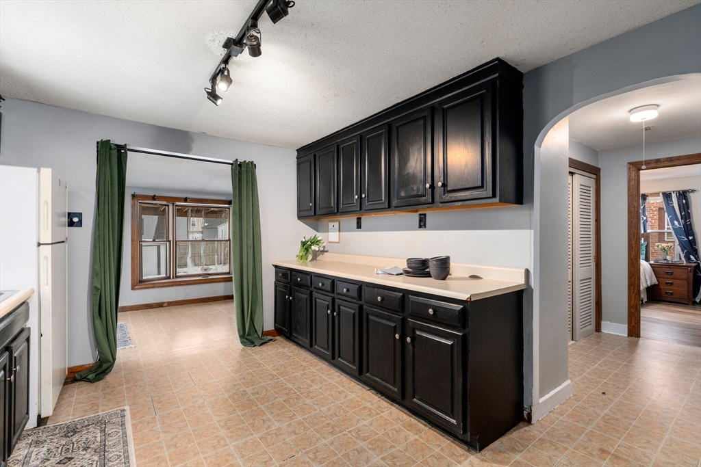 52 Merrimac Avenue Springfield, MA 01104 - Photo 8 of 29 Gallery Image 8