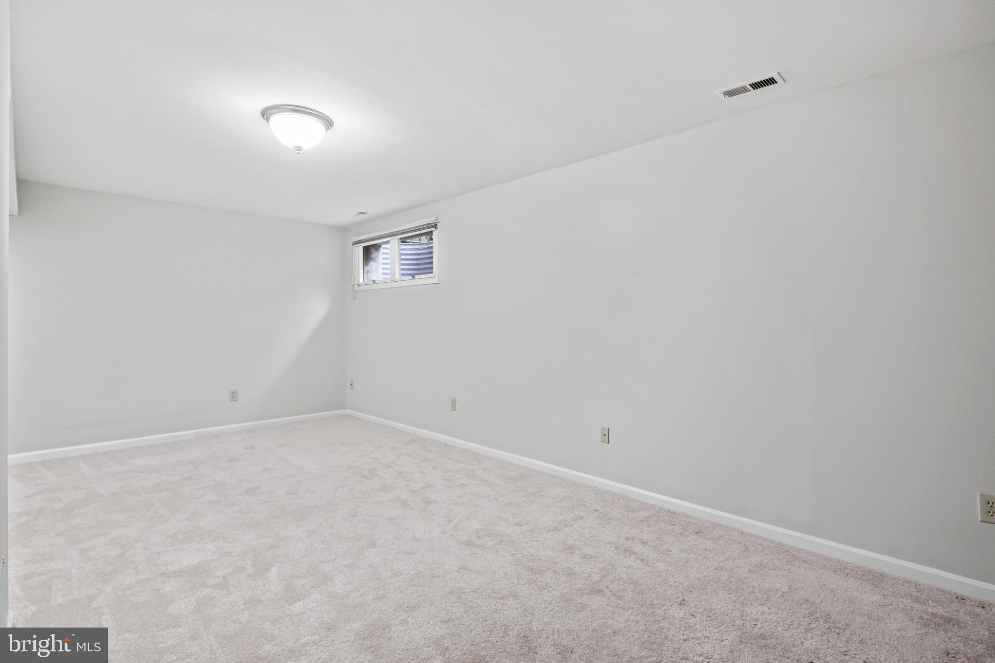 4723 Hallowed Streme Ellicott City, MD 21042 - Photo 26 of 40 Spacious, versatile room ready for your vision.