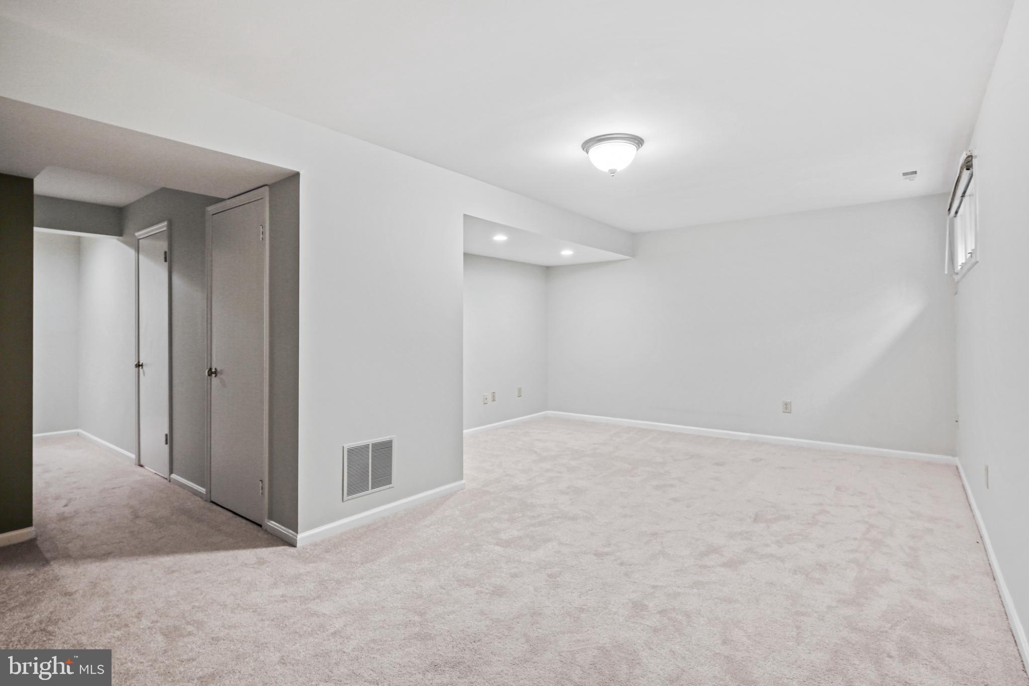 4723 Hallowed Streme Ellicott City, MD 21042 - Photo 27 of 40 Spacious, versatile room ready for your vision.