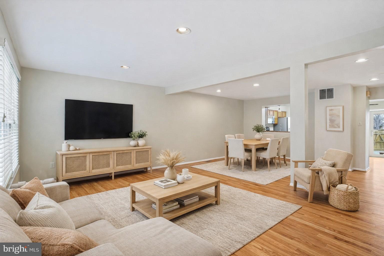 4723 Hallowed Streme Ellicott City, MD 21042 - Photo 4 of 40 Virtually Staged.