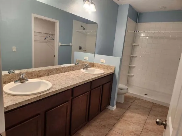 $2,200 | 5274 Oakland Lake Circle, Fort Pierce, FL 34951