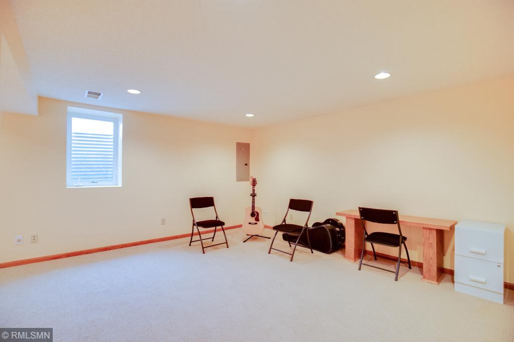 721 Havenhill Road Eagan, MN 55123 - Photo 27 of 36 Gallery Image 27