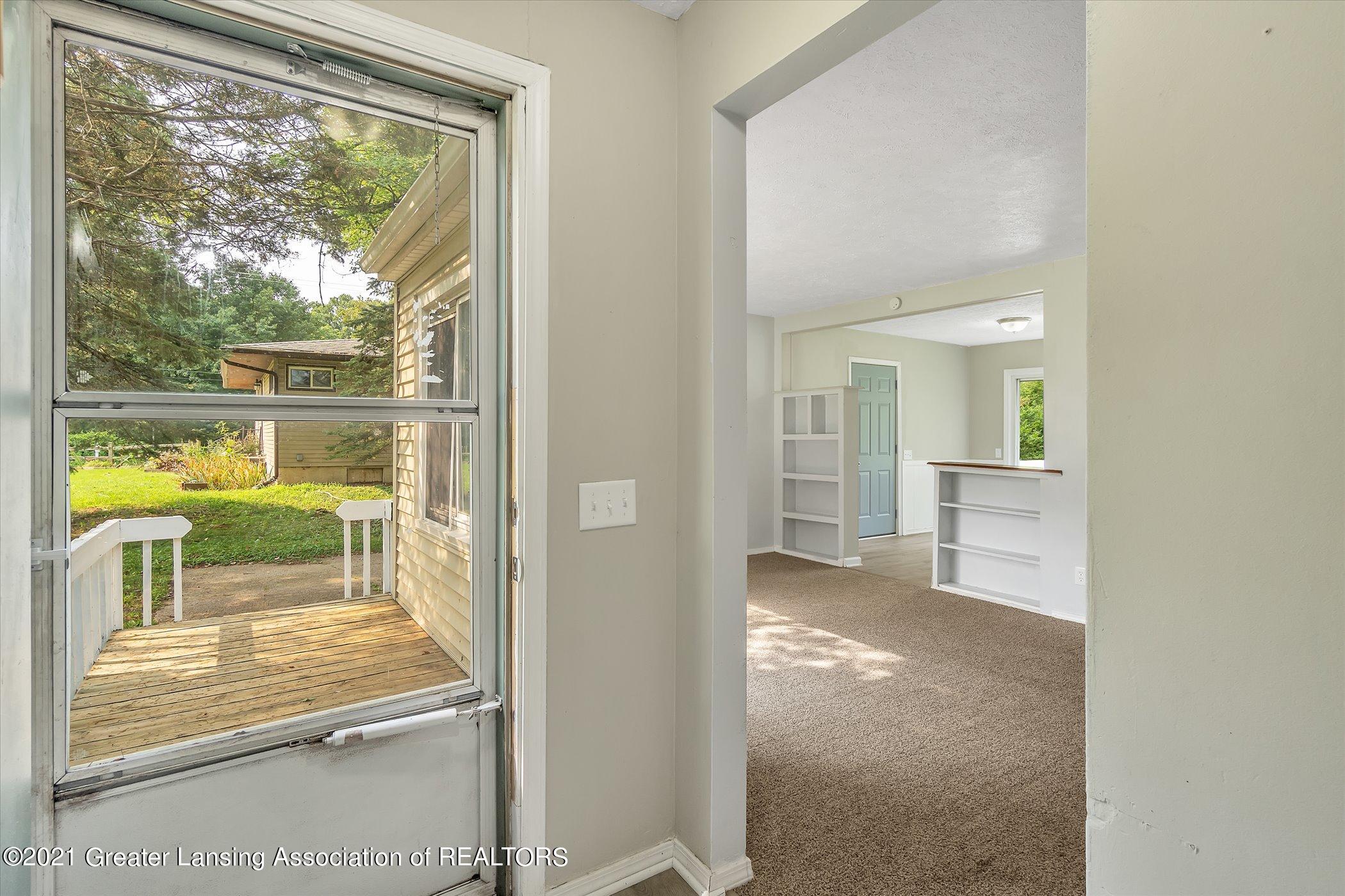 6532 Sommerset Road Lansing, MI 48911 - Photo 10 of 37 10-6532-Sommerset-Rd-WindowStill-Real-Es