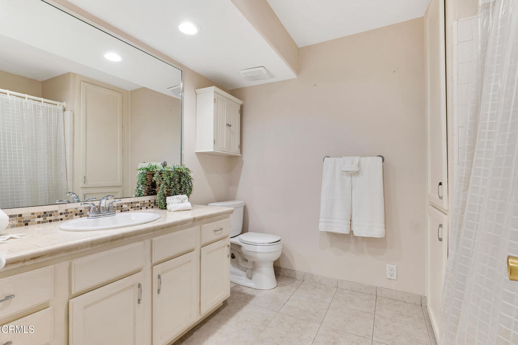 5125 West Wooley Road, Unit 5 Oxnard, CA 93035 - Photo 18 of 32